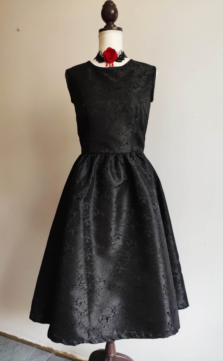 Černé brokátové šaty Vintage Goth vel. M