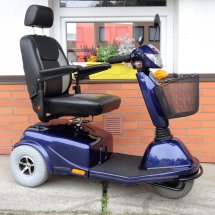 Elektrický tříkolový skútr