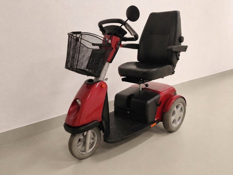 Elektrický tříkolový skútr pro seniory